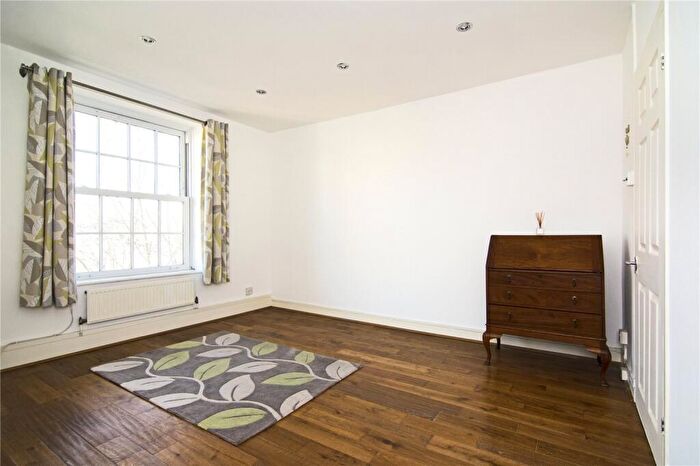 3 Bedroom Flat To Rent In Follingham Court, Drysdale Place, London, N1