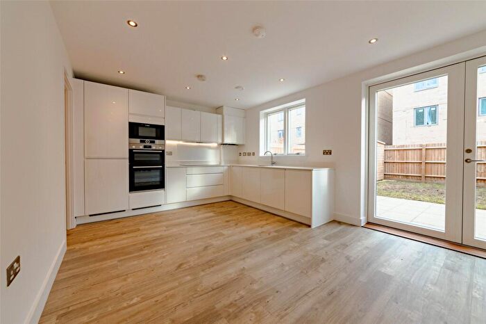 5 Bedroom Town House To Rent In Headly Street, Cambridge, Cambridgeshire, CB1
