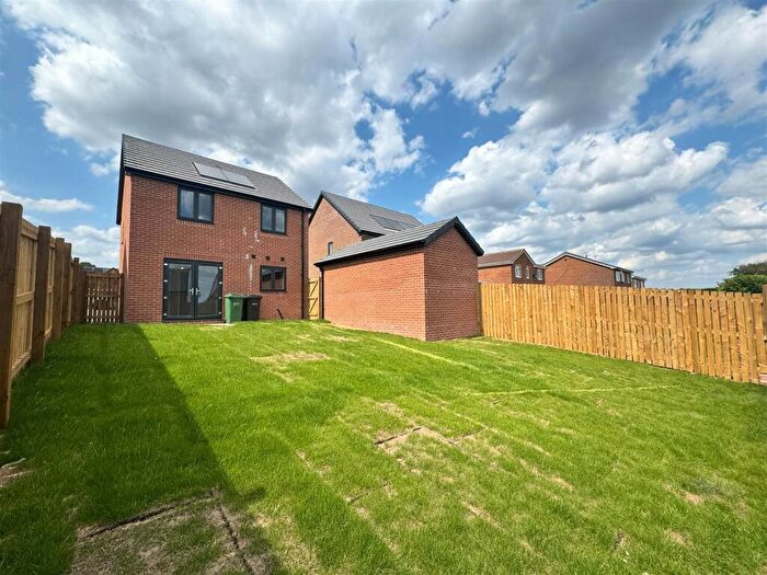 3 Bedroom Detached House To Rent In Hickory Mews, Morley, Leeds, LS27