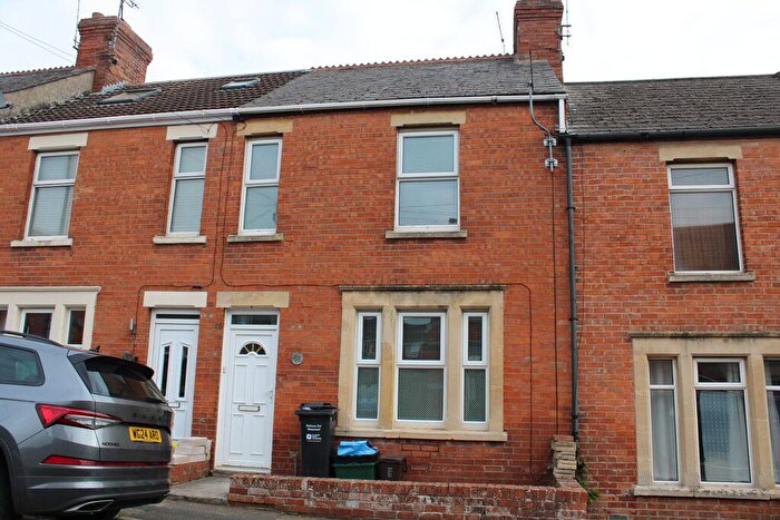 2 Bedroom Terraced House To Rent In Victoria Road, Yeovil, BA21