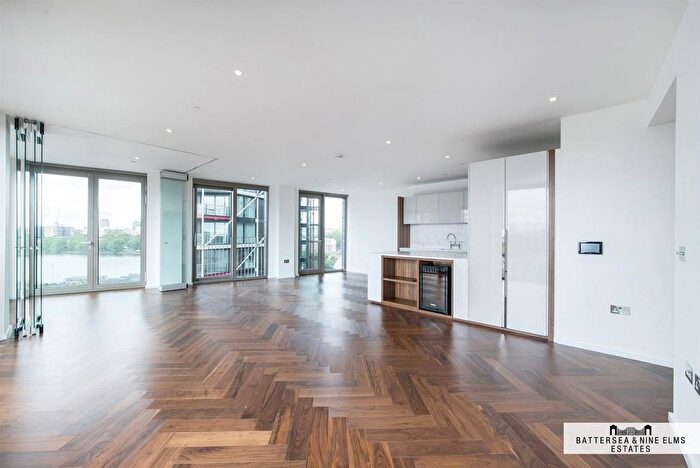 3 Bedroom Flat To Rent In New Union Square, London, SW11