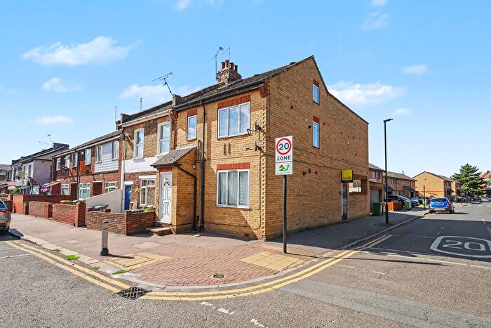 1 Bedroom Flat For Sale In Hermit Road, London, E16