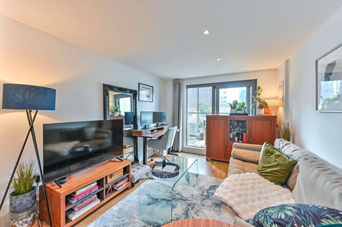 1 Bedroom Flat To Rent In West Carriage House, Woolwich Riverside, London, SE18