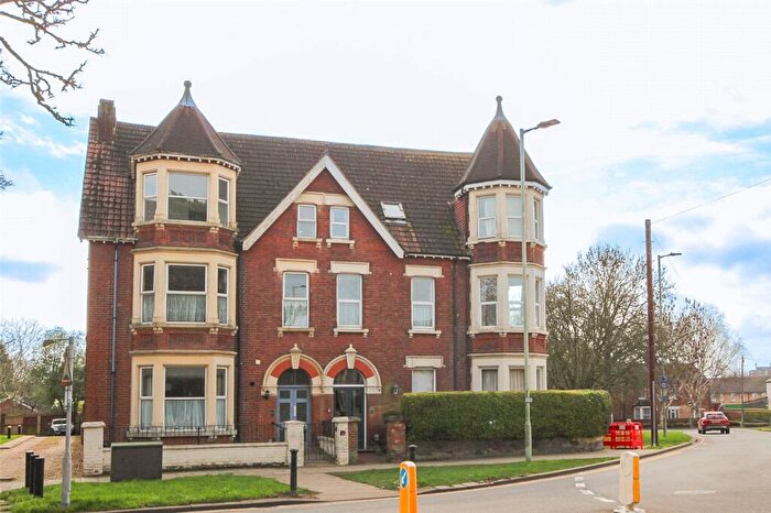 1 Bedroom Apartment For Sale In Park Avenue, Bedford, Bedfordshire, MK40
