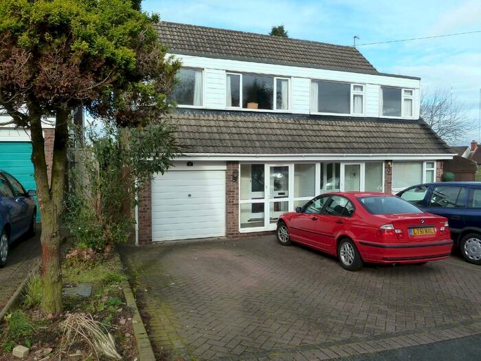 3 Bedroom Semi-Detached House To Rent In All Saints Drive, Four Oaks, B74