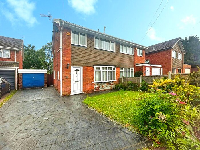 3 Bedroom Semi Detached House For Sale In Chilworth Avenue, Wolverhampton, West Midlands, WV11