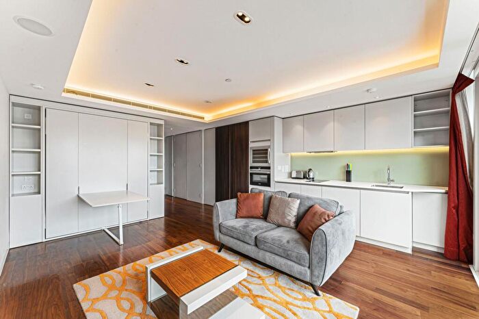 1 Bedroom Apartment For Sale In City Road, Canaletto Tower, EC1V
