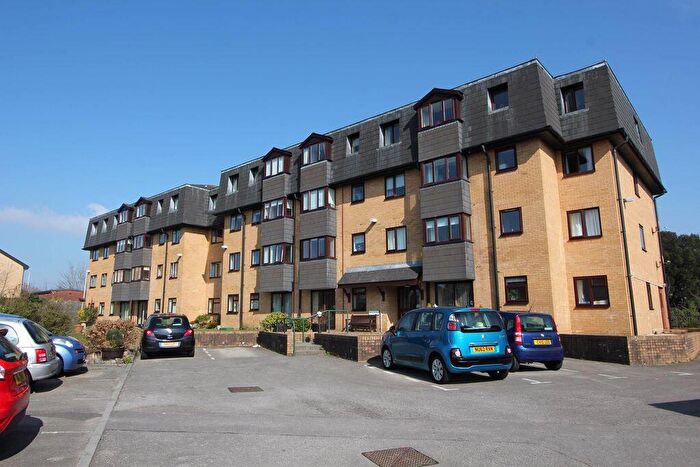 1 Bedroom Retirement Property For Sale In Westwood Court, Stanwell Road, Penarth, CF64