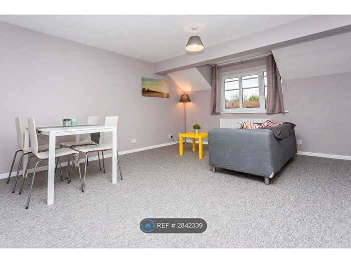 2 Bedroom Flat To Rent In Trimley St. Martin, Felixstowe, IP11