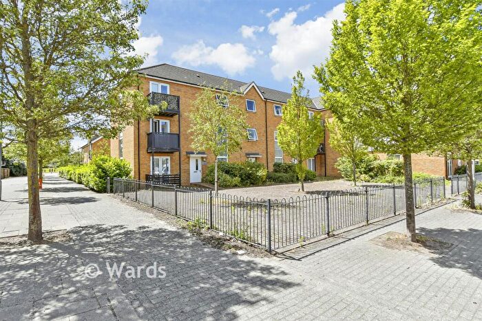 2 Bedroom Ground Maisonette For Sale In Spinel Close, Sittingbourne, Kent, ME10