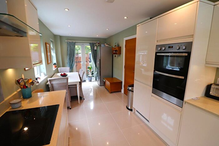 3 Bedroom Detached House For Sale In Sish Lane, Stevenage, Hertfordshire, SG1