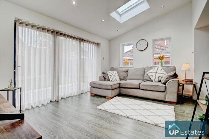 4 Bedroom Detached House For Sale In Chelney Walk, Morrisons Estate, Binley, Coventry, CV3