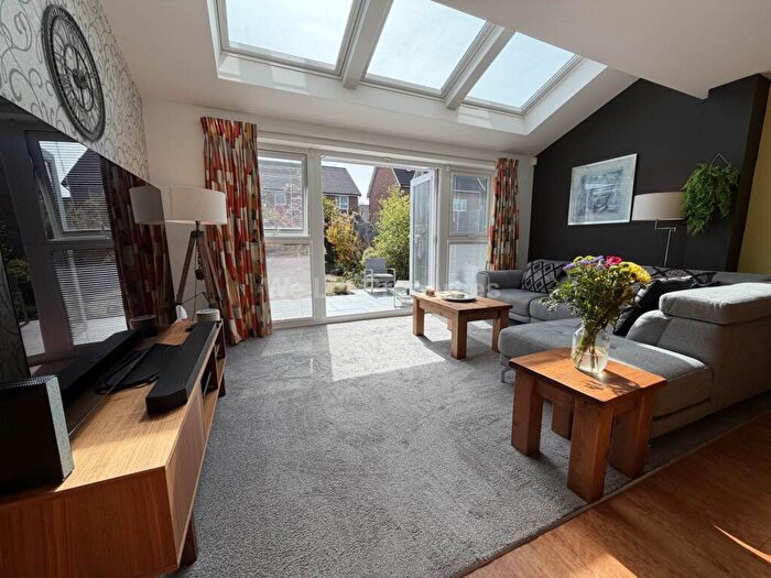 3 Bedroom House To Rent In Cowslip Close, Salford, M7