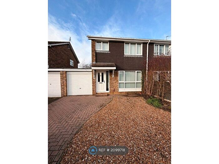 3 Bedroom Terraced House To Rent In Keats Close, Newport Pagnell, MK16