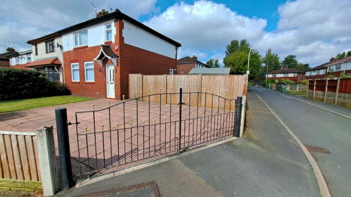 3 Bedroom Semi-Detached House To Rent In Shaws Avenue, Birkdale, PR8