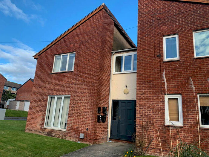 1 Bedroom Studio Flat To Rent In Haydn Avenue, Stanley, Wakefield, WF3