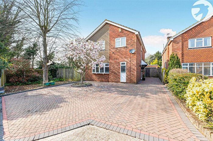 4 Bedroom Detached House For Sale In Claremont Road, Hextable, Kent, BR8