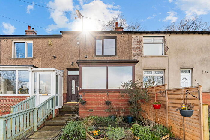 3 Bedroom Terraced House For Sale In Valley Avenue, Lightcliffe, HX3