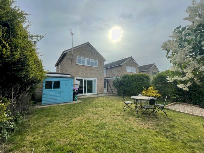 3 Bedroom Detached House To Rent In Honeywood Road, CO9