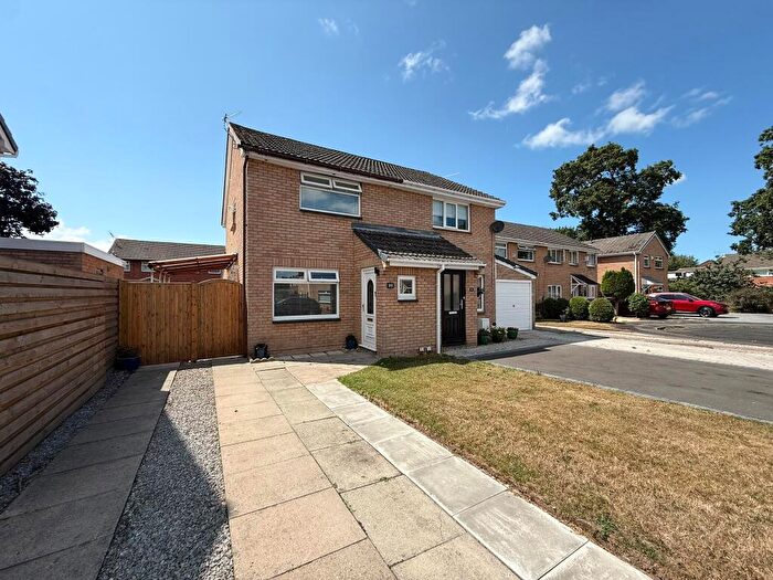2 Bedroom Semi-Detached House For Sale In Blackthorne Avenue, Whitby, CH66