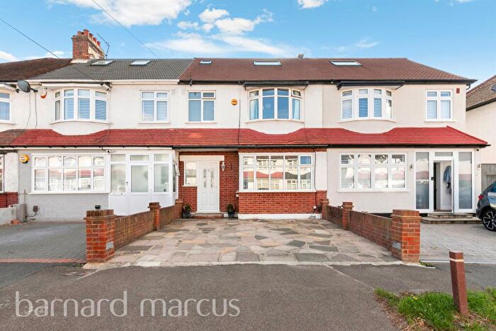4 Bedroom Terraced House For Sale In Lymescote Gardens, Sutton, SM1