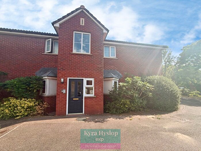 2 Bedroom Flat For Sale In Pinbridge Mews, Exeter, EX4