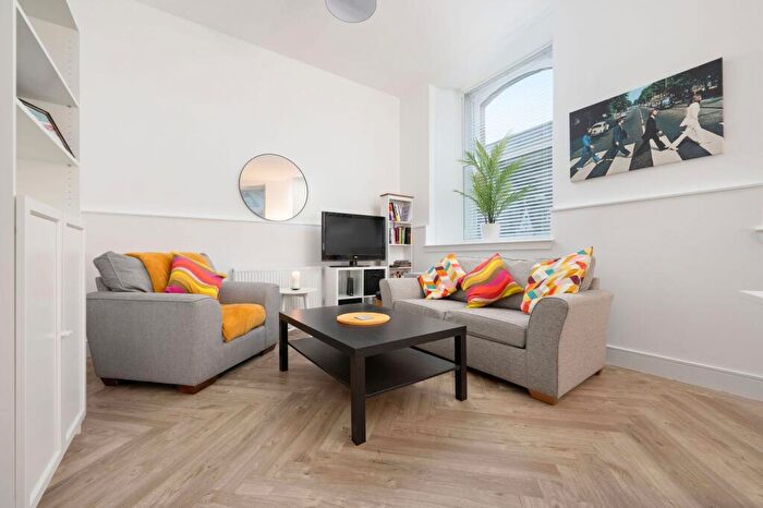 1 Bedroom Flat For Sale In Winterthur Lane, Dunfermline, KY12