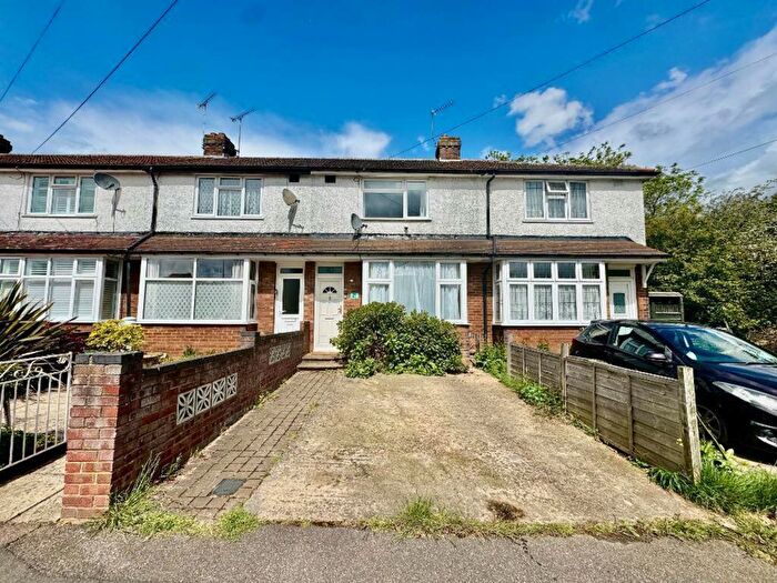 2 Bedroom Terraced House For Sale In Hawthorn Avenue, Luton, LU2