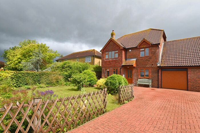 4 Bedroom Link Detached House For Sale In Salbris Close, Dymchurch, Romney Marsh, TN29