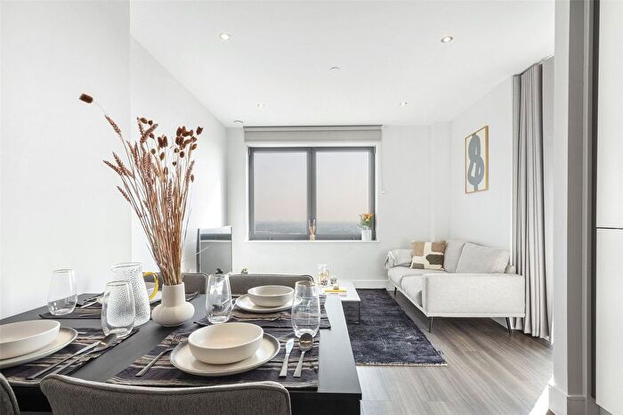 1 Bedroom Flat To Rent In Uncle Southall, Merrick Road, Southall, UB2