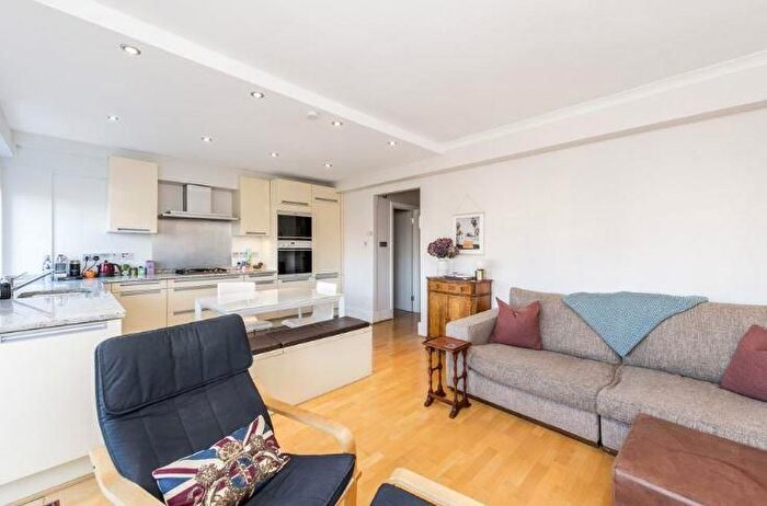 1 Bedroom Flat To Rent In George Street, Marylebone, London, W1H