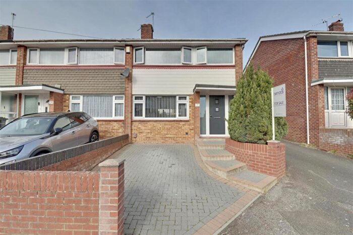 3 Bedroom End Of Terrace House For Sale In Lower Drayton Lane, Drayton, PO6