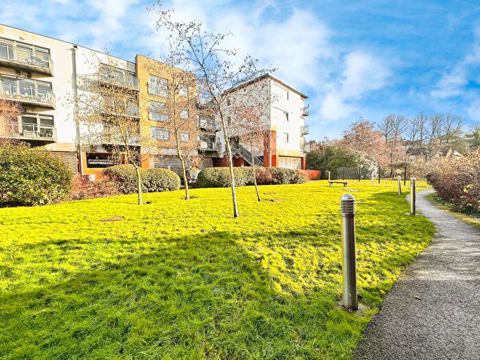 2 Bedroom Flat For Sale In Hart Street, Maidstone, ME16