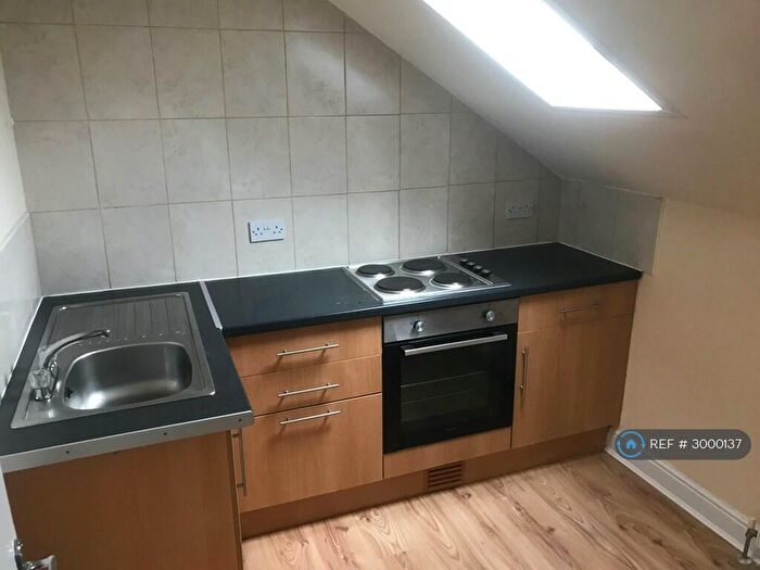 Studio To Rent In East Parade, Harrogate, HG1