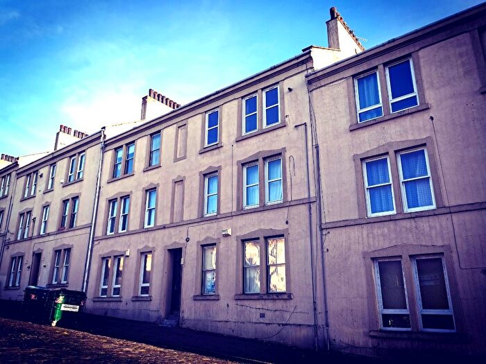 3 Bedroom Flat To Rent In Court Street, Stobswell, Dundee, DD3