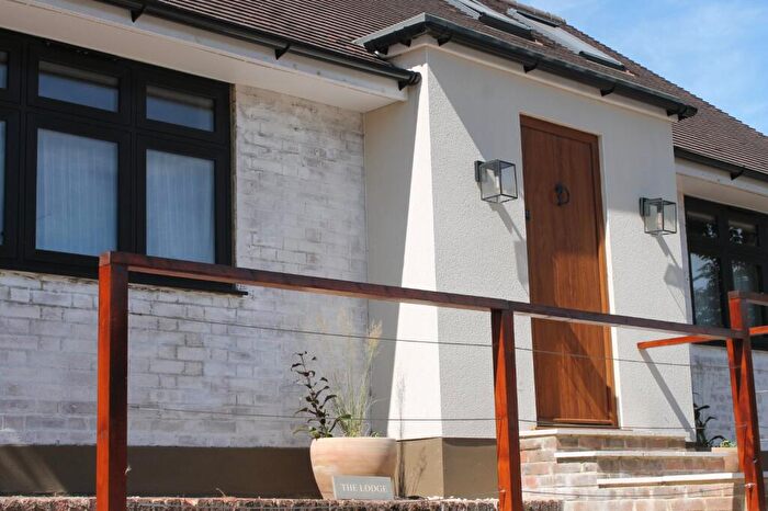 3 Bedroom Bungalow For Sale In Ravensbourne Avenue, Bromley, BR2