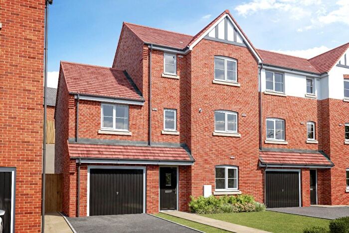 3 Bedroom Town House For Sale In Shobnall Road, Burton-On-Trent, DE14