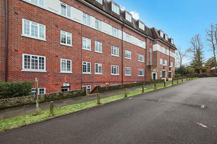 3 Bedroom Flat To Rent In Herga Court, Harrow On The Hill, HA1