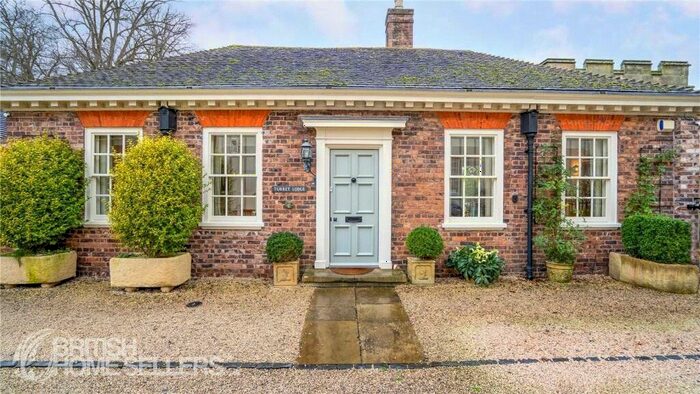 2 Bedroom Bungalow For Sale In Apley Park, Bridgnorth, Shropshire, WV15