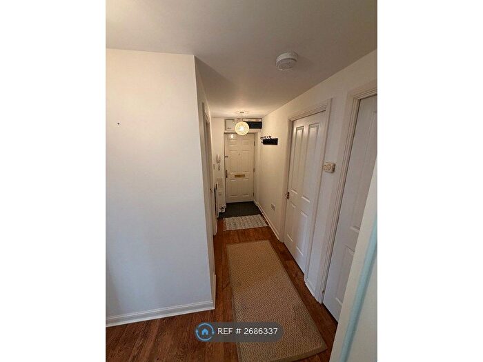 2 Bedroom Flat To Rent In Fraser Road, Aberdeen, AB25