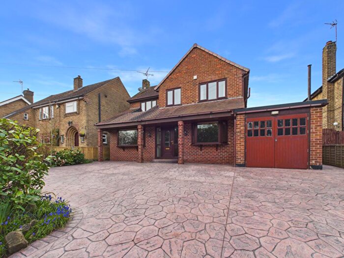 3 Bedroom Detached House To Rent In Uttoxeter Road, Mickleover, DE3