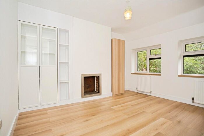 1 Bedroom Maisonette For Sale In Gray Road, Cambridge, CB1