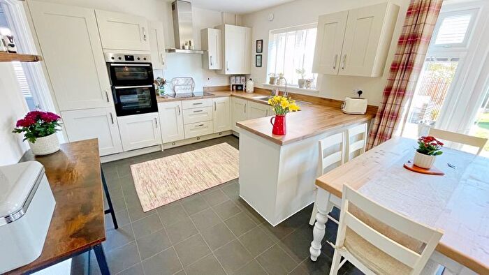 5 Bedroom Detached House For Sale In Field Avenue, Saxilby, Lincoln, LN1