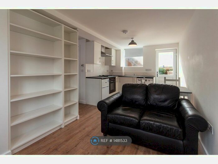 Studio To Rent In Lowedges Drive, Sheffield, S8