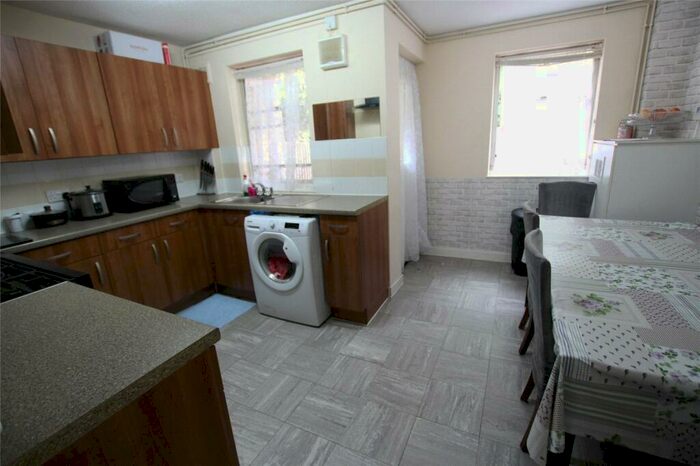 4 Bedroom End Of Terrace House To Rent In Wine Close, London, E1W