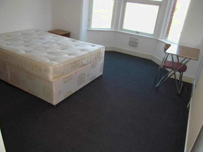 4 Bedroom Semi-Detached House To Rent In Palmer Park Avenue, Reading, RG6