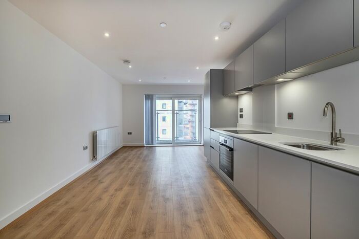 2 Bedroom Flat To Rent In Woolwich Church Street, Woolwich, SE18