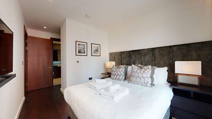 2 Bedroom Flat To Rent In Charles Clowes Walk, Nine Elms, SW11
