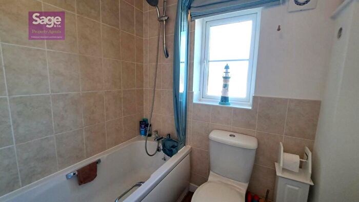 3 Bedroom Semi-Detached House For Sale In Woodside Drive, Newbridge, NP11