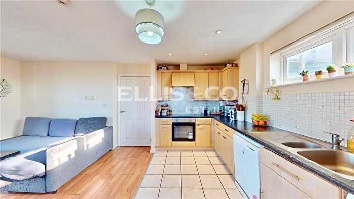2 Bedroom Flat To Rent In Forty Lane, Wembley, Middlesex, HA9